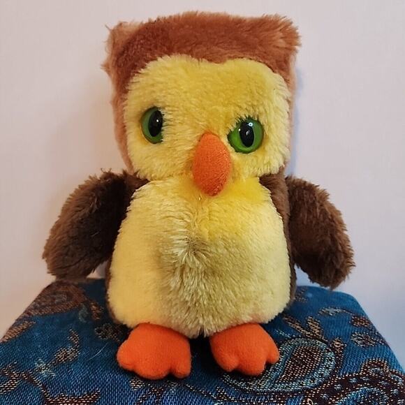Wallace Berrie & Co 1979 Owl Plush Stuffed Animal Stuffed With Shredded Nutshell - Picture 1 of 10